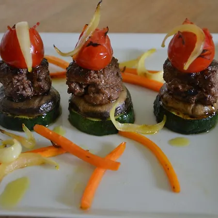 Πανσιόν Mere Elvira 3*