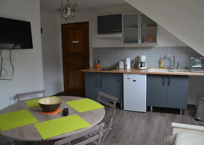 Mere Elvira Guest house Lourdes